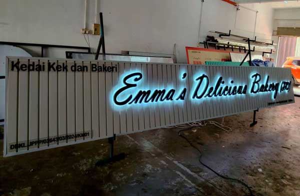 3D backlit signage